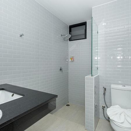 Anchan Boutique Hotel- Sha Plus Чалонг Экстерьер фото