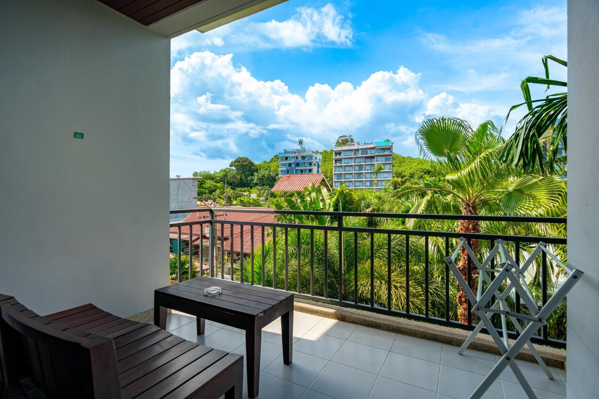 Anchan Boutique Hotel- Sha Plus Чалонг Экстерьер фото